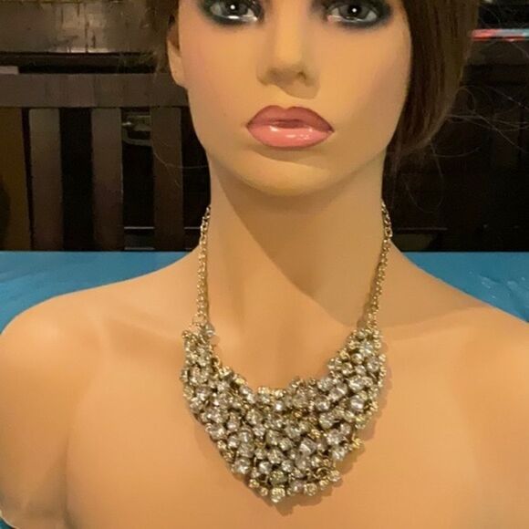 Sparkling Statement Necklace    - Picture 1 of 3